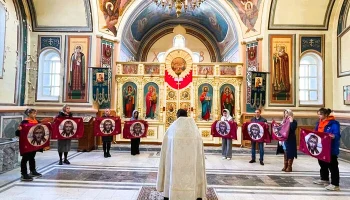 В Успенском соборе Пензы освятили знамена для защитников Отечества