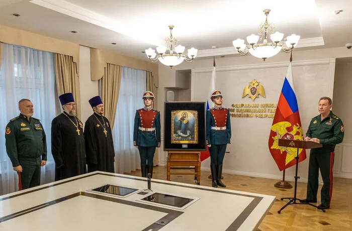 Виктор Золотов передал Августовскую икону Божией Матери главному храму Росгвардии Виктор Золотов передал Августовскую икону Божией Матери главному храму Росгвардии