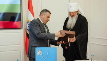 Митрополит Вятский и Слободской Марк посетил Курск с гуманитарной миссией