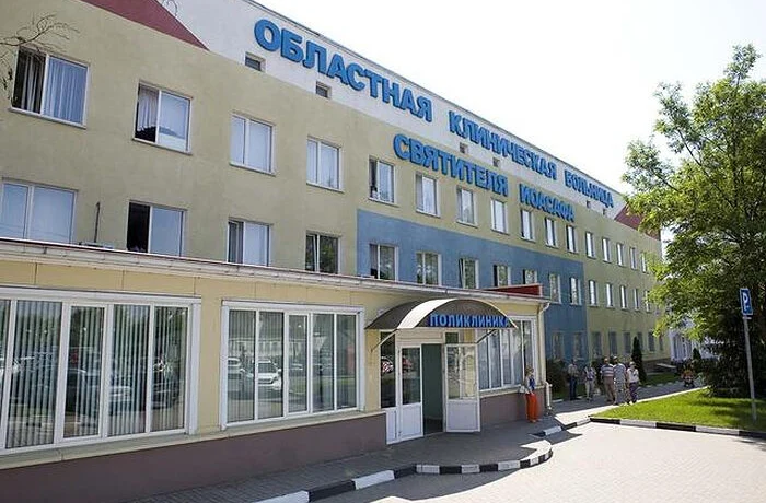 Священнослужители Белгородской епархии навещают пострадавших от обстрела в городских больницах Священнослужители Белгородской епархии навещают пострадавших от обстрела в городских больницах