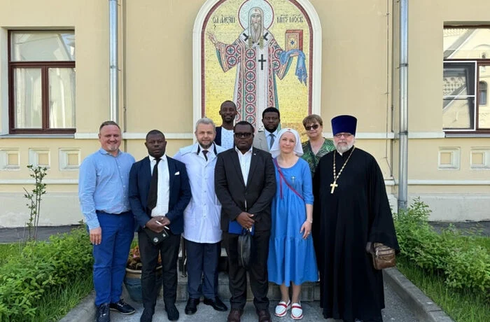 Больницу святителя Алексия посетила правительственная делегация Экваториальной Гвинеи