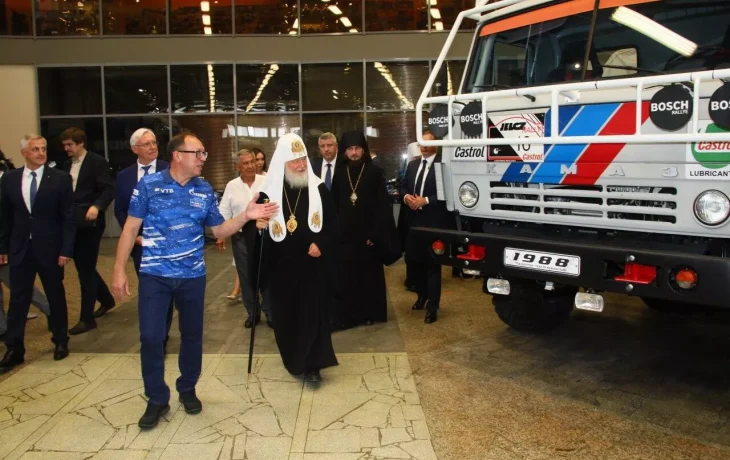 Святейший Патриарх Кирилл посетил завод «КАМАЗ» в Набережных Челнах Святейший Патриарх Кирилл посетил завод «КАМАЗ» в Набережных Челнах