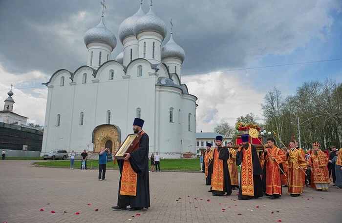 В Вологодской епархии встретили мощи святителя Тихона, Патриарха Московского и всея России В Вологодской епархии встретили мощи святителя Тихона, Патриарха Московского и всея России