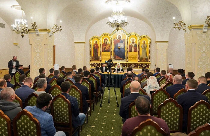 Святейший Патриарх Кирилл встретился с участниками программы «Время героев» Святейший Патриарх Кирилл встретился с участниками программы «Время героев»