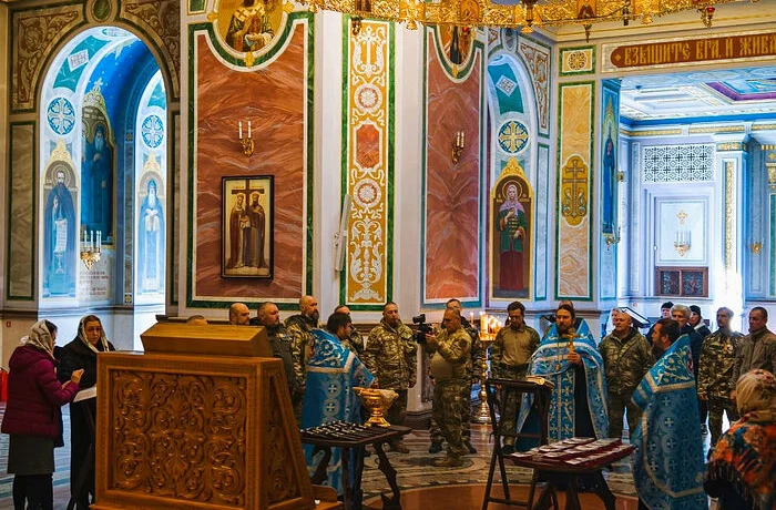 В Симферополе отслужен молебен за воинов бригады «Днепр» В Симферополе отслужен молебен за воинов бригады «Днепр»
